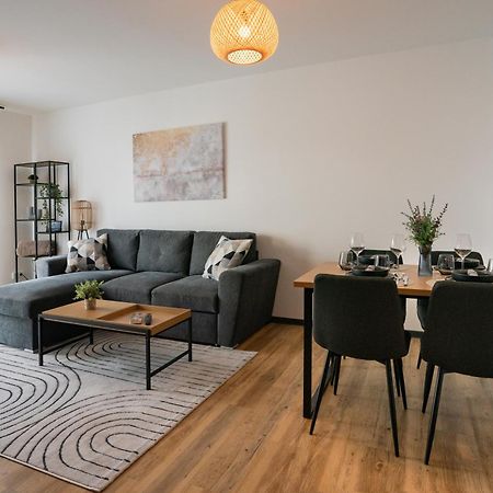 Reitz - Apartment I Zentrale Lage I Stellplatz I 55Qm I 2 Zimmer I Kueche I Bad I Terrasse باد هيرسفيلد المظهر الخارجي الصورة