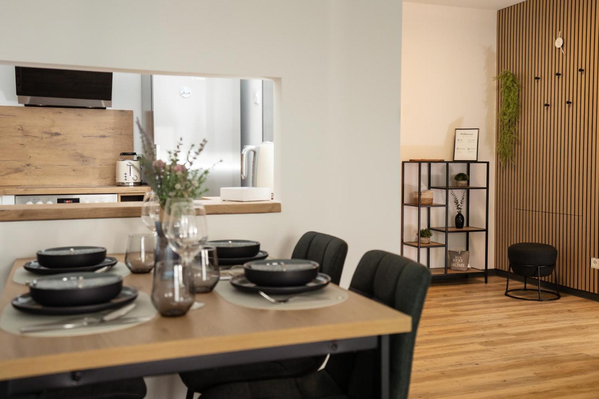 Reitz - Apartment I Zentrale Lage I Stellplatz I 55Qm I 2 Zimmer I Kueche I Bad I Terrasse باد هيرسفيلد المظهر الخارجي الصورة